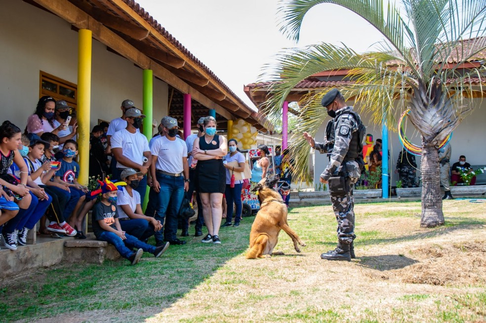 Programação especial encerra ações do 'Setembro Dourado' com cães da PM no Unacon em Rio Branco — Foto: Asscom/PM-AC