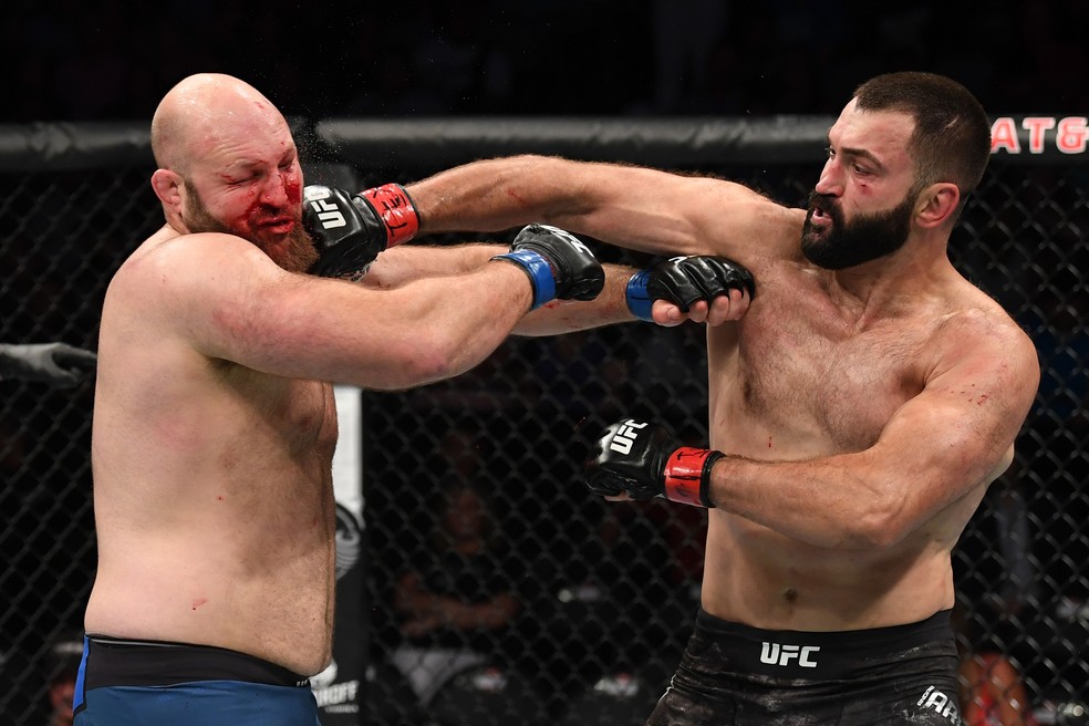 Andrei Arlovski venceu Ben Rothwell por decisÃ£o unÃ¢nime (triplo 30-27) â?? Foto: Getty Images