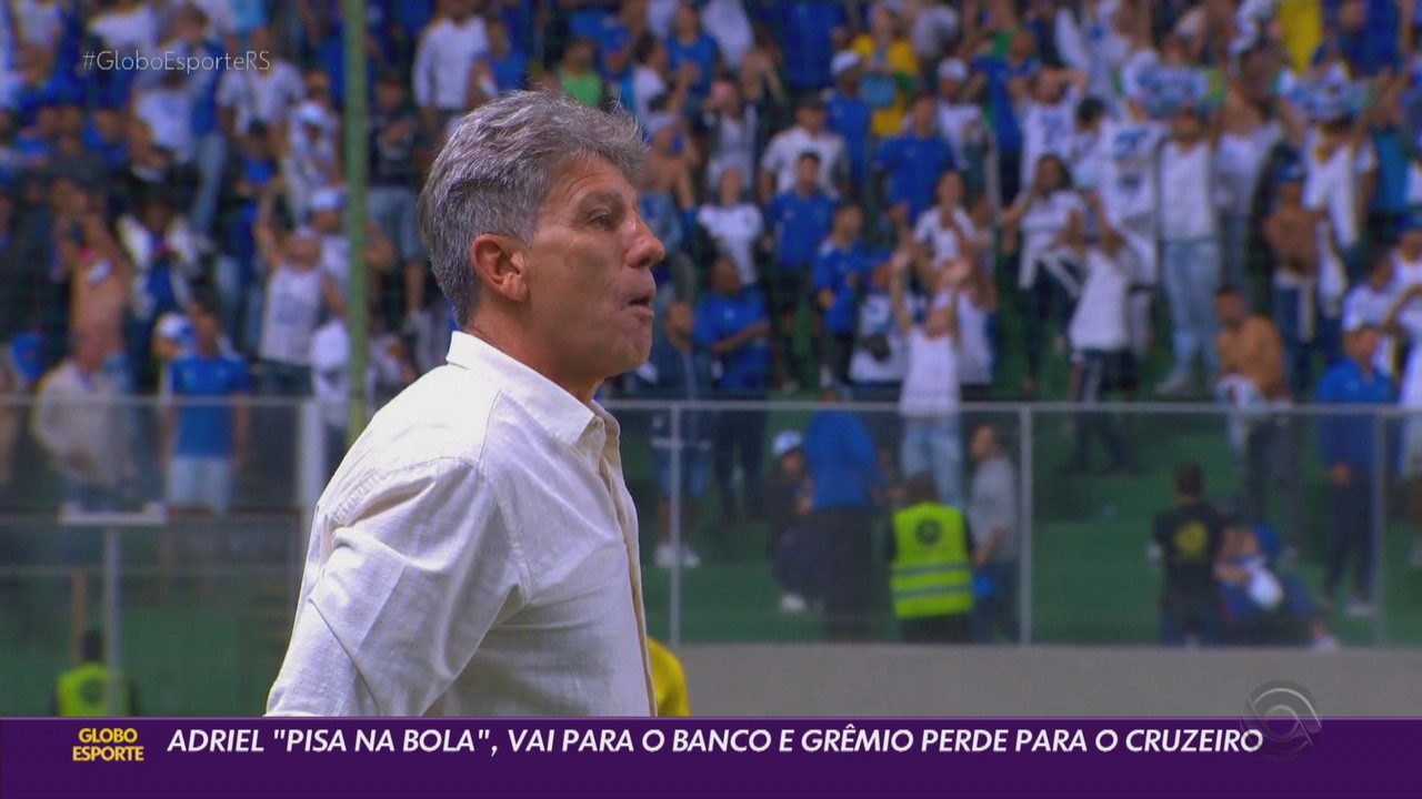 Adriel 'pisa na bola', vai para o banco e Grêmio perde para o Cruzeiro