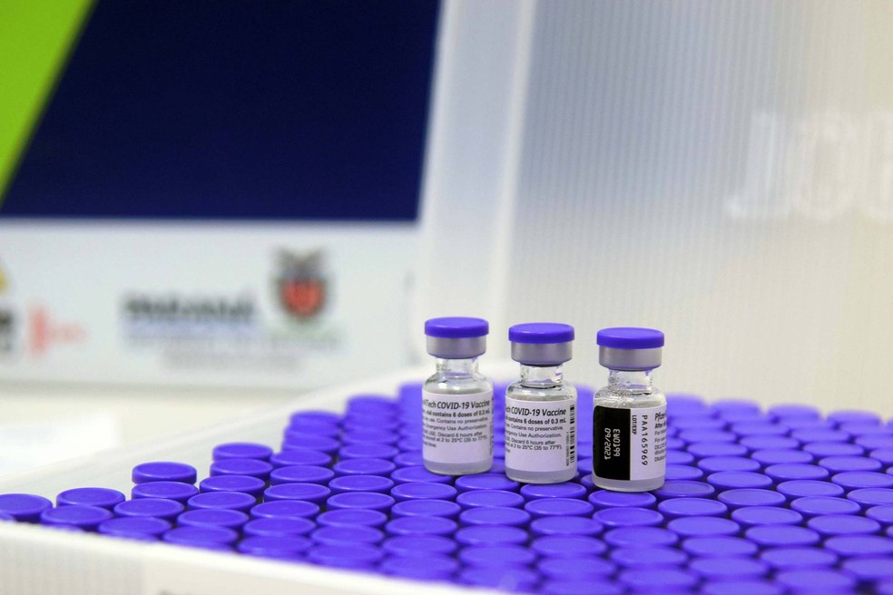 Paraná vai receber na terça (19) 228.150 doses exclusivas para adolescentes de 12 a 17 anos sem comorbidades, diz Sesa — Foto: Américo Antonio/SESA