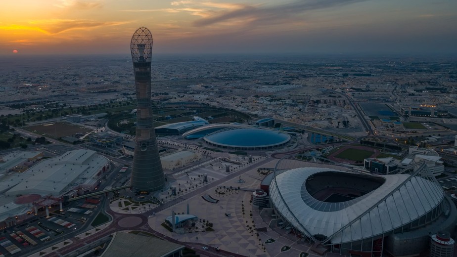 Estádio Khalifa, que receberá oito jogos da Copa