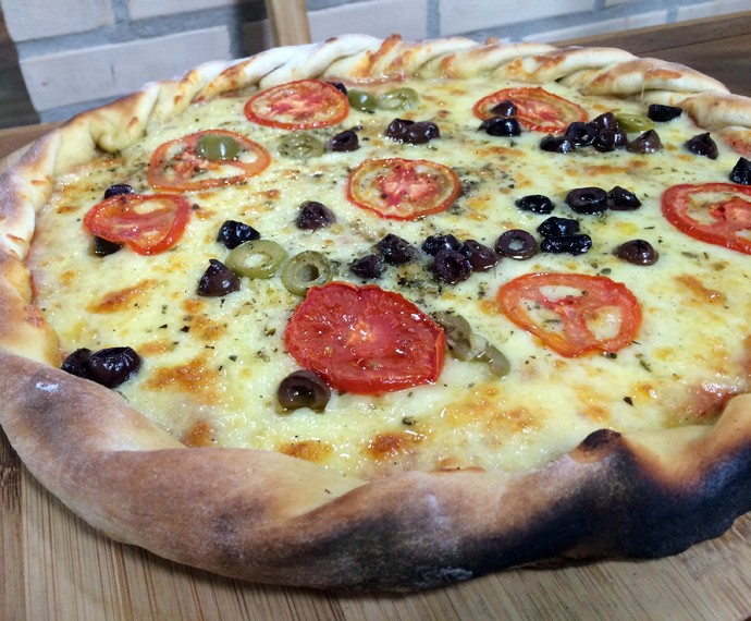 Com borda estilizada, pizza fica ainda mais bonita (Foto: Mais Você/Gshow)