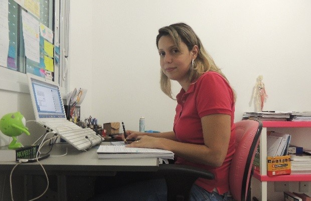 Anna Érica Bernardes estuda em Goiânia (Foto: Paula Resende/ G1)
