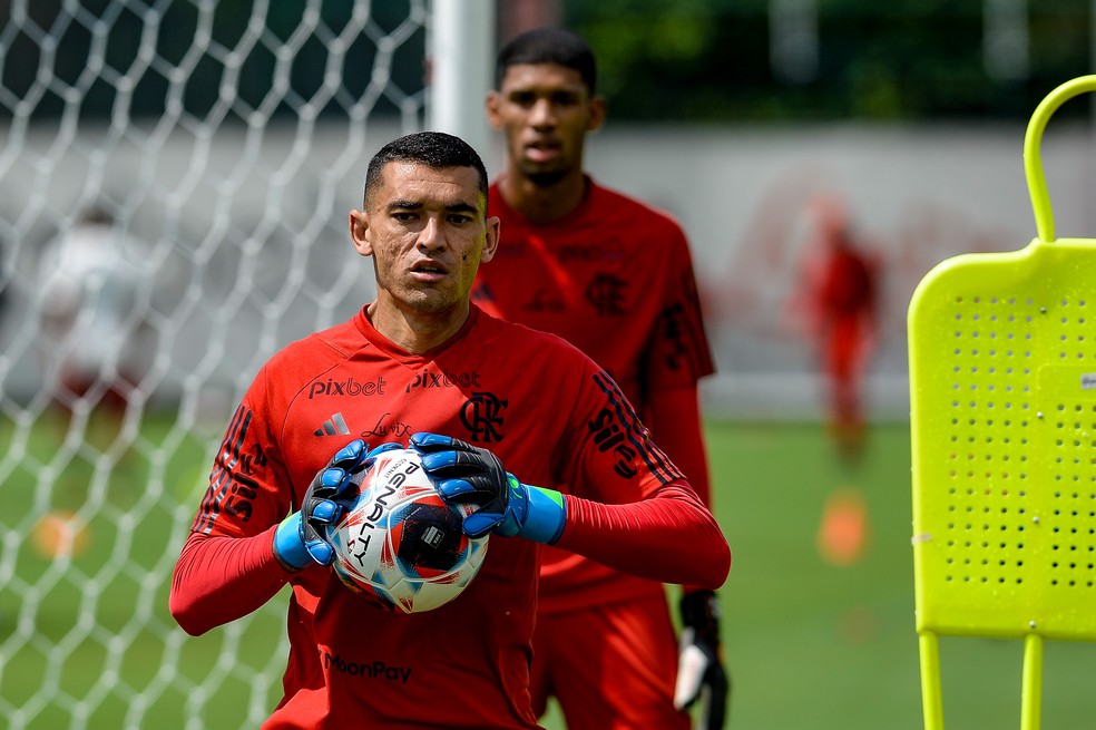 Santos e Kau&atilde; em treino do Flamengo &mdash; Foto: Marcelo Cortes/Flamengo