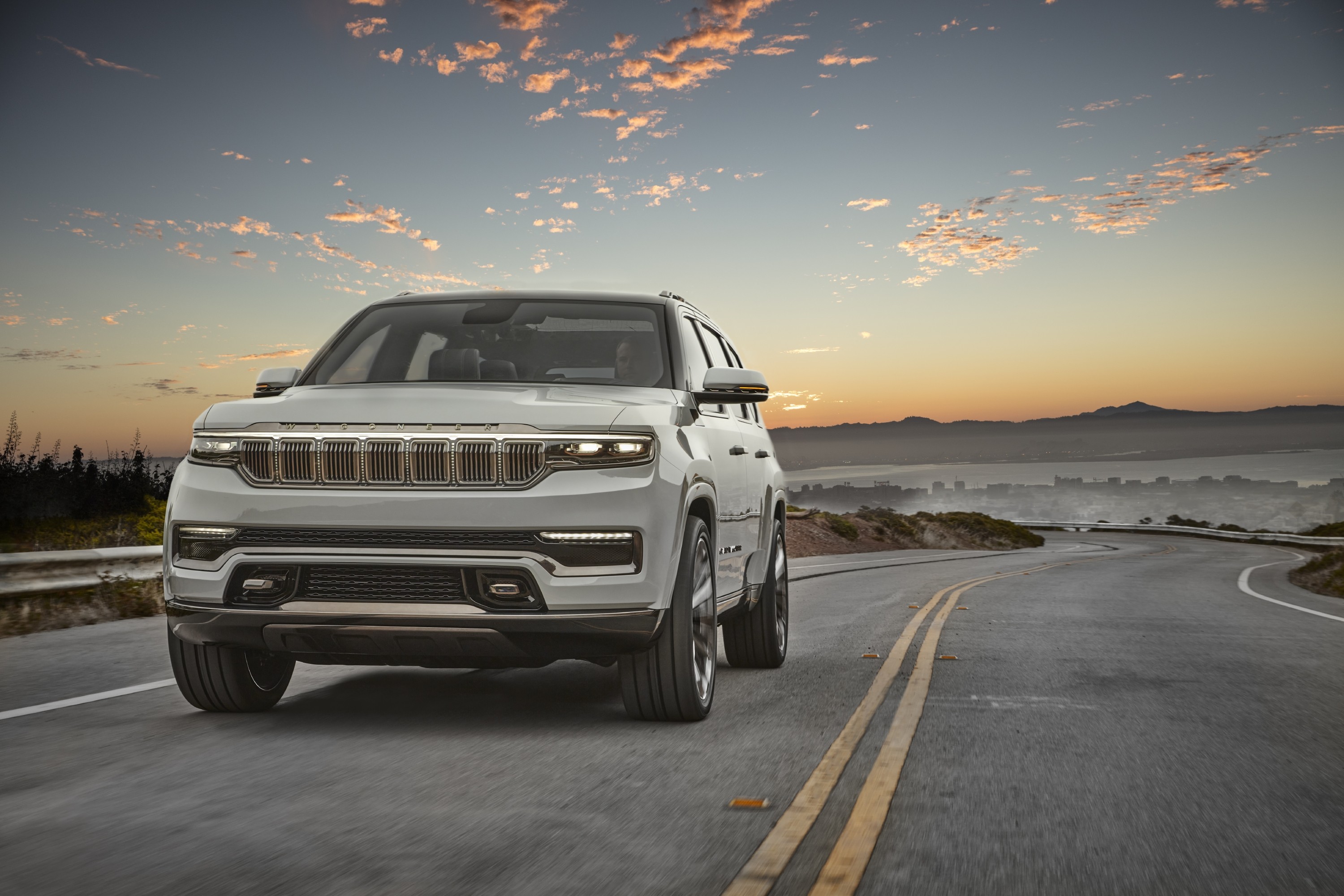 Jeep traz de volta o Wagoneer como SUV gigante de luxo para 7 pessoas