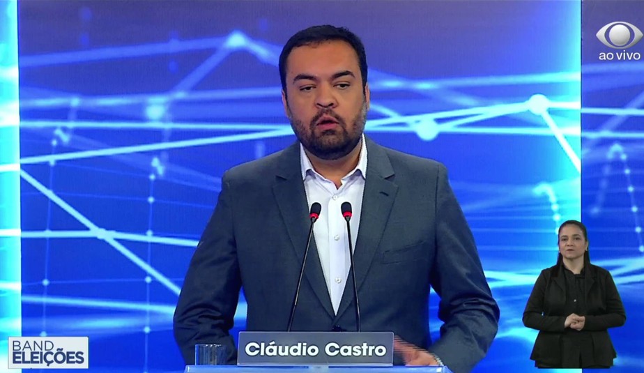 O governador Cláudio Castro no debate da Band