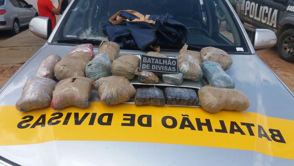 Bando foi preso com armas de uso restrito e drogas (Foto: DivulgaÃ§Ã£o)