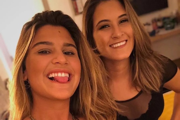 Bia Bonemer e Giulia Costa (Foto: Reprodução/Instagram)