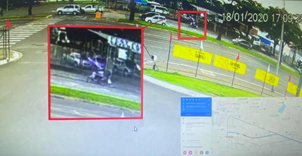 De acordo com a polícia, imagem mostra a vítima subindo na motocicleta do suspeito. — Foto: Divulgação/Polícia Civil