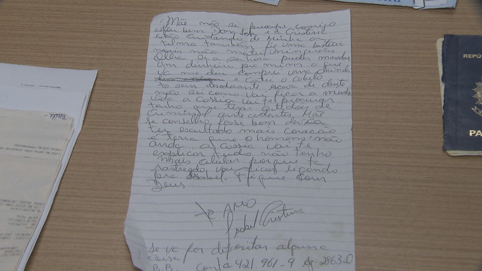 Carta em tom de despedida e passaporte achados na casa de suspeita de aplicar golpe de venda de vagas no DF (Foto: TV Globo/Reprodução)