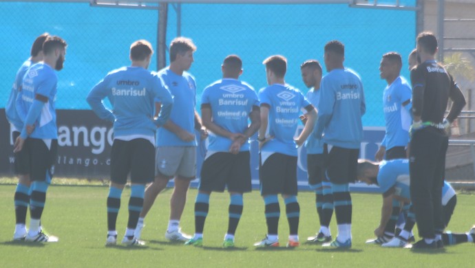 Edílson vira desfalque, e Renato forma time do Grêmio com Kaio e W. Oliveira