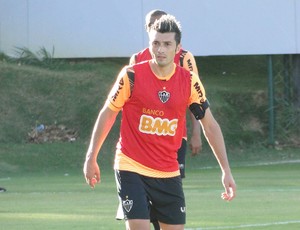 Dátolo treino Atlético-MG (Foto: Léo Simonini)