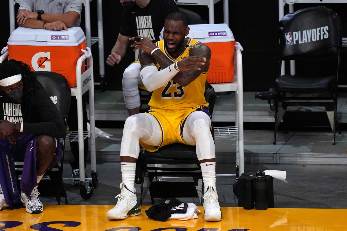 Derrotado pelos Suns, LeBron amarga eliminação inédita na carreira | nba |  ge