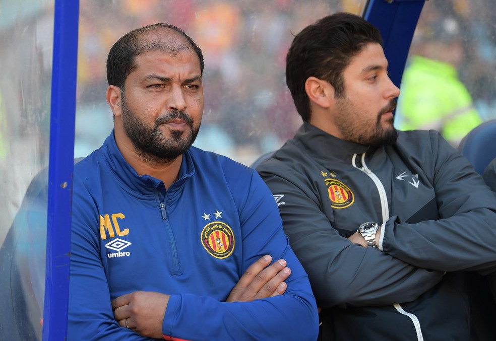 Mouine Chaabani, técnico do Espérance, da Tunísia — Foto: FETHI BELAID / AFP