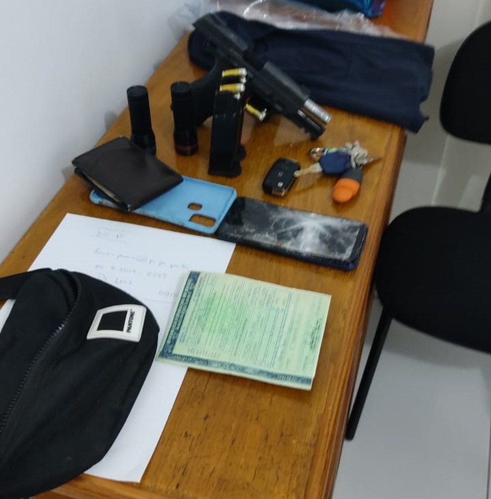 Suspeito de assaltos e roubo é preso com pistola e carregadores em Teresina — Foto: Divulgação/Polícia Civil