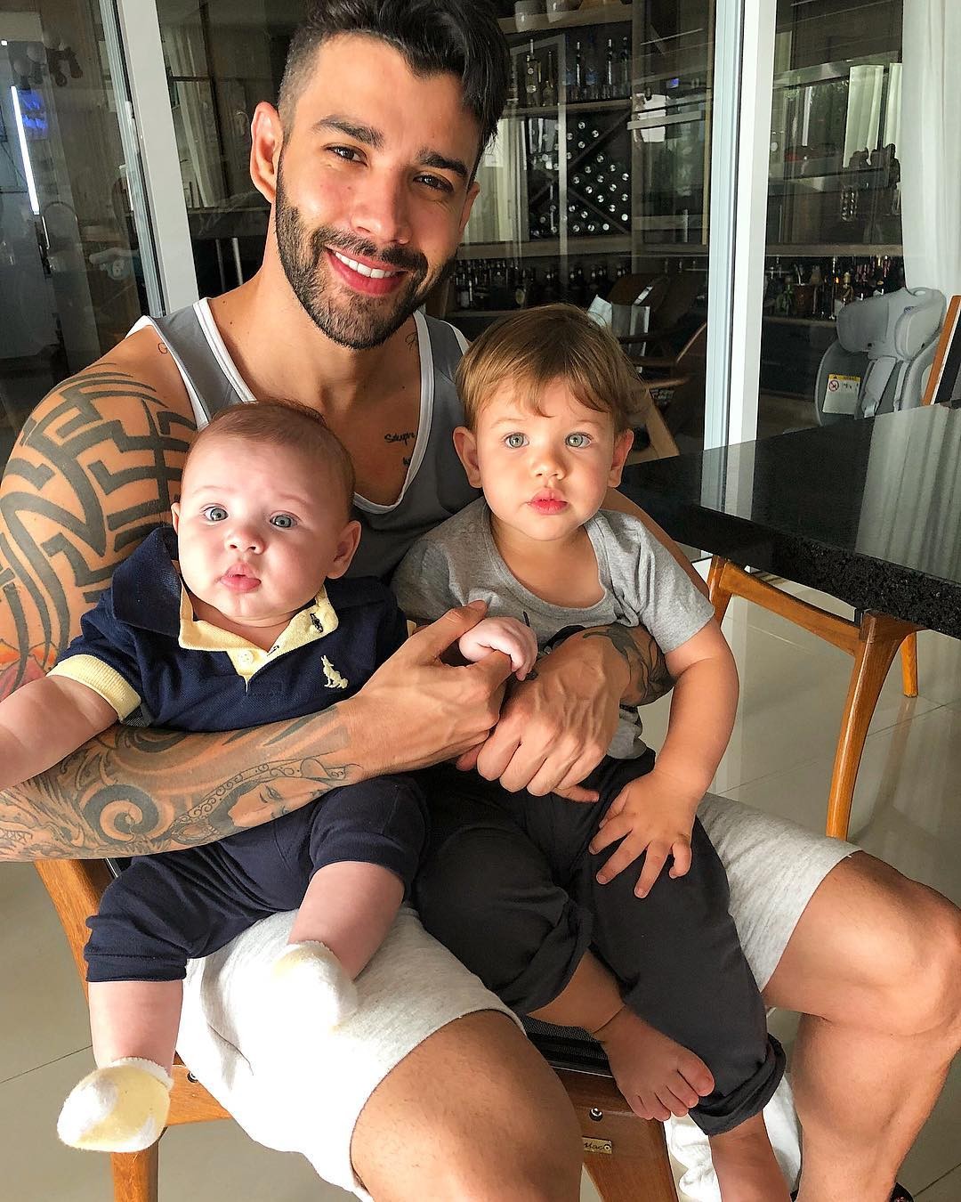Gusttavo Lima e filhos (Foto: Reprodução Instagram)