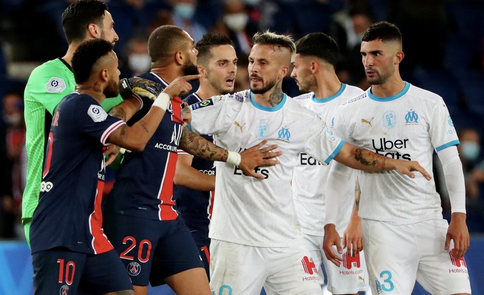 Neymar discute com Álvaro González durante PSG x Olympique — Foto: Getty Images