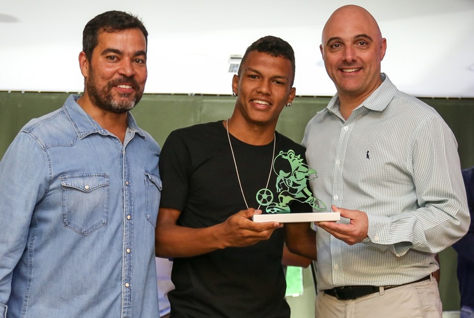  Aval de Luxemburgo e paciência com Veron e companhia: o que diz o chefe da base do Palmeiras
