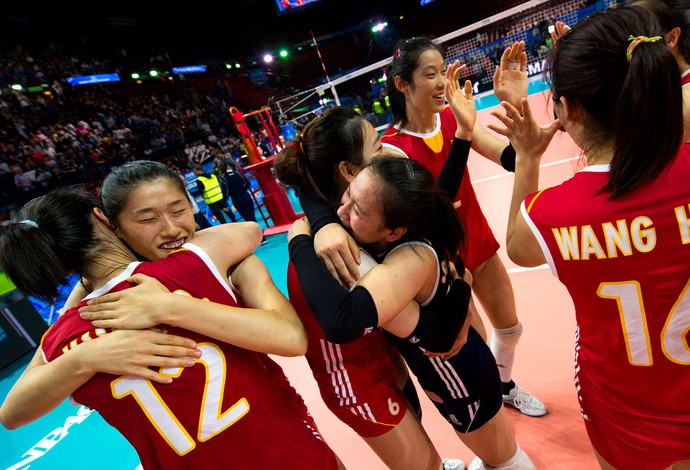 No vôlei feminino, Brasil vence República Dominicana no tie break