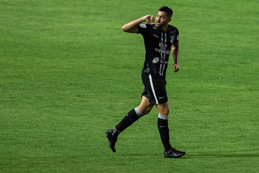 João Leonardo é o artilheiro do Treze na temporada, já marcou três vezes — Foto: Alisson Frazao / AGIF