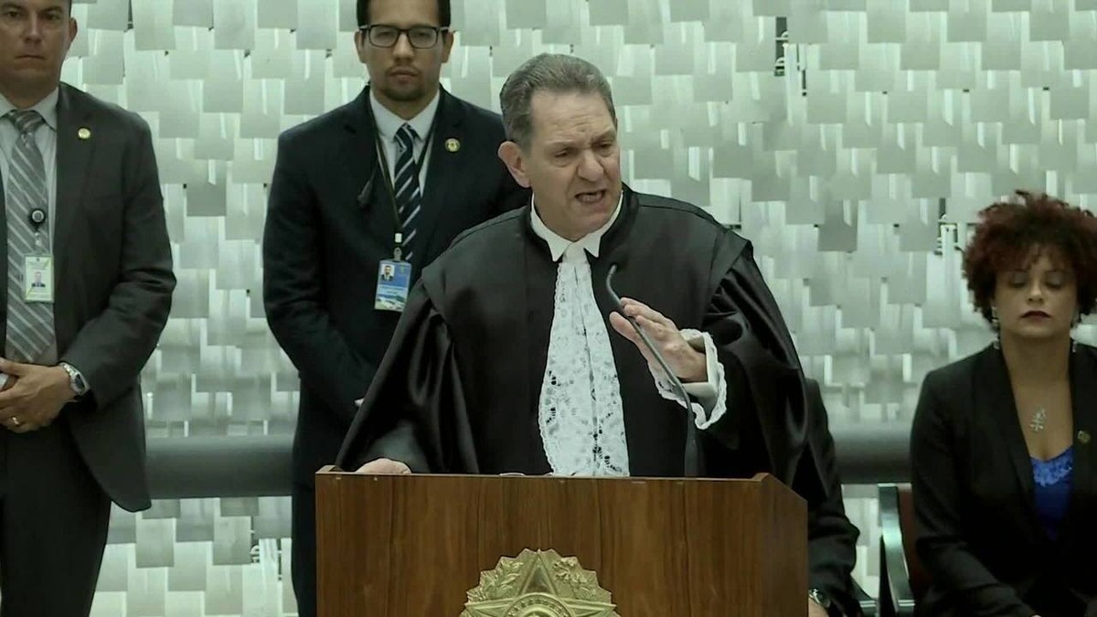Ministro do STJ que liberou prisão domiciliar para Queiroz rejeitou outros 700 pedidos sobre Covid-19
