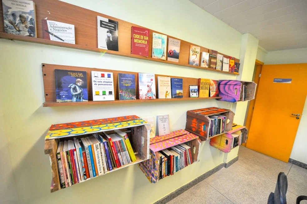 Biblioteca em escola de Vitória (Foto: Leonardo Silveira/ PMV)
