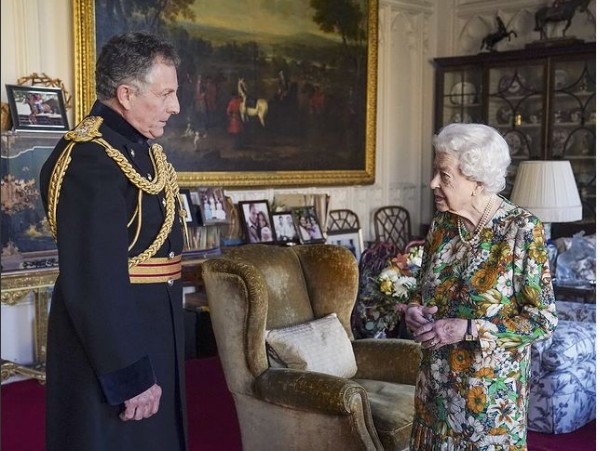 A foto da Rainha Elizabeth 2ª que motivou preocupações nos súditos da Família Real Britânica (Foto: Instagram)