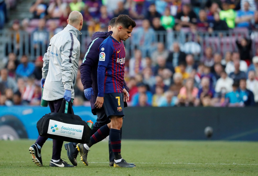 Philippe Coutinho sai lesionado de Barcelona x Getafe — Foto:  REUTERS/Susana Vera