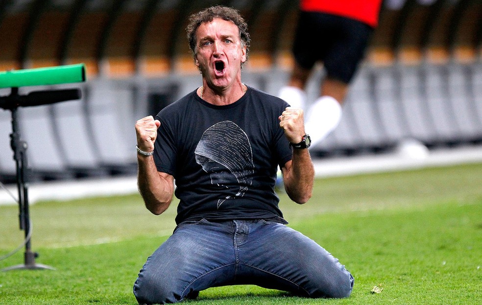 Cuca, hoje, é o mais cotado para assumir o Flamengo. Clube espera definir novo treinador até o fim da semana (Foto: AP )