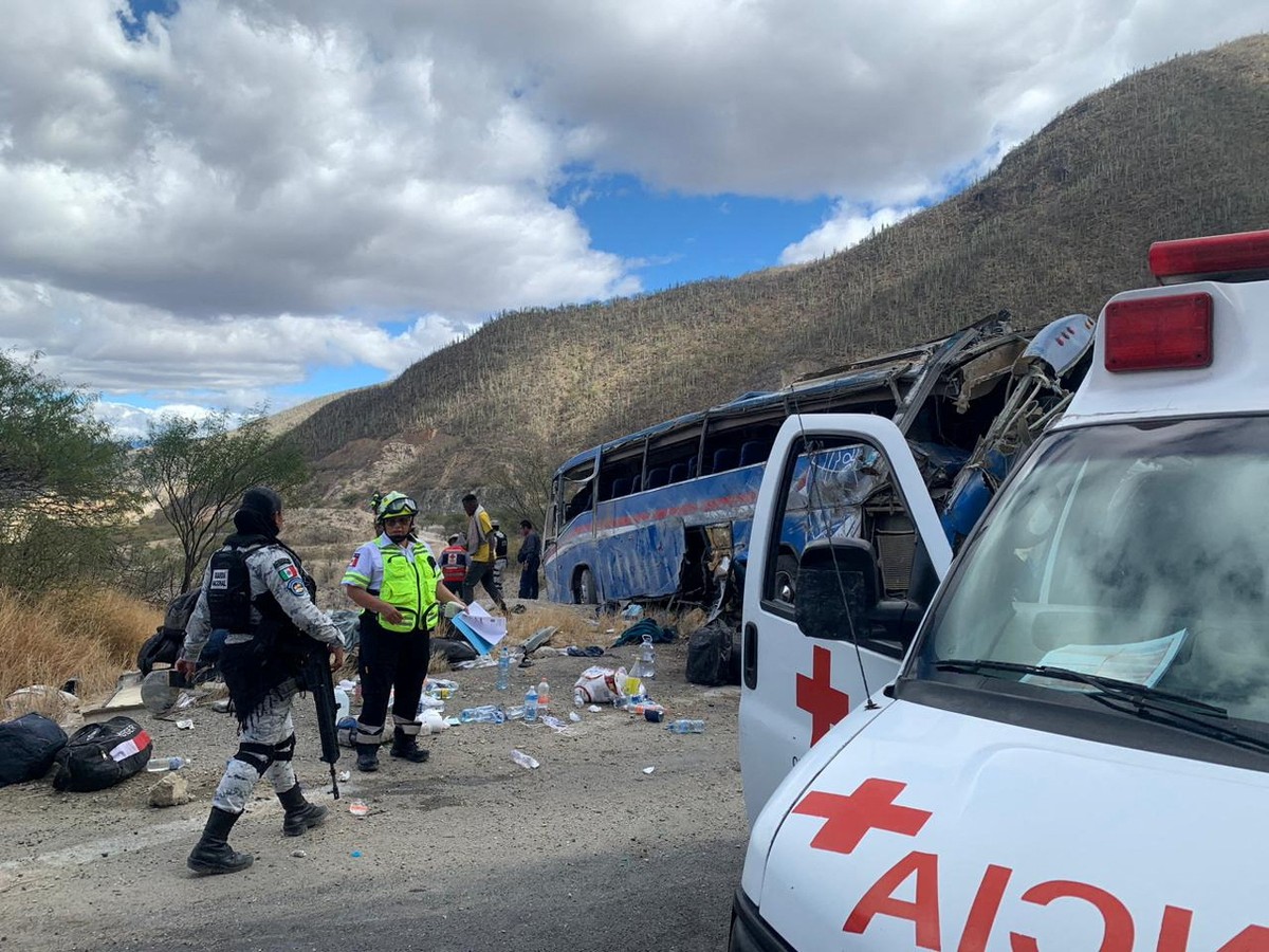 Autobús que transportaba migrantes se estrella en México, matando a 17 |  Mundo