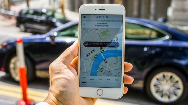 BBC - O Uber está no centro do debate sobre a economia colaborativa, também chamada de 'economia do bico' (Foto: Getty Images via BBC News)