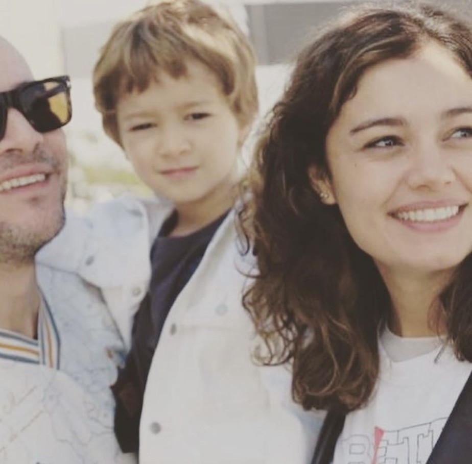 Daniel de Oliveira com Sophie Charlotte e o filho deles, Otto