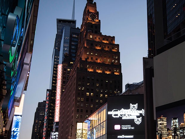 Luzes vibrantes da Times Squares fazem parte das paisagens fascinantes da novela (Foto: Raphael Dias/Gshow)