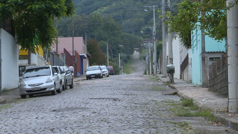 Crime aconteceu na Rua Luiz Mallo, no Bairro Itararé, em Santa Maria. — Foto: RBS TV/Reprodução
