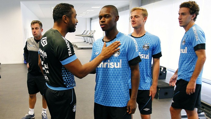 Última passagem pelo Grêmio ajuda, e Roger inicia era pronto para usar base