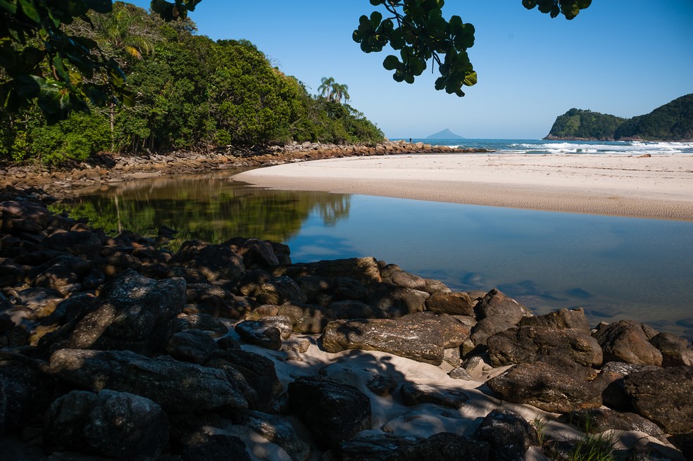 Praia de Camburi, em S&atilde;o Sebasti&atilde;o (SP) &mdash; Foto: Marcos Bonello