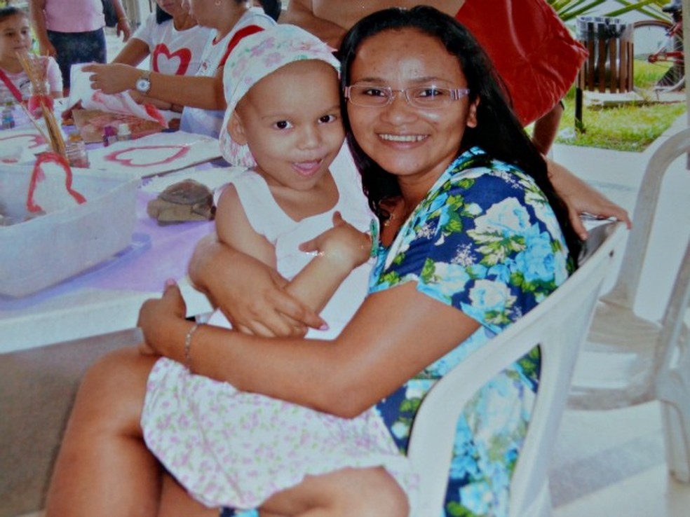Elana Vitória iniciou o tratamento contra o câncer em 2011 — Foto: Arquivo pessoal