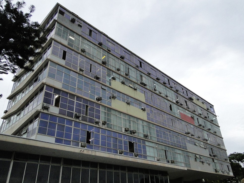 Prédio da reitoria da UFMG, em Belo Horizonte — Foto: Pedro Cunha/G1