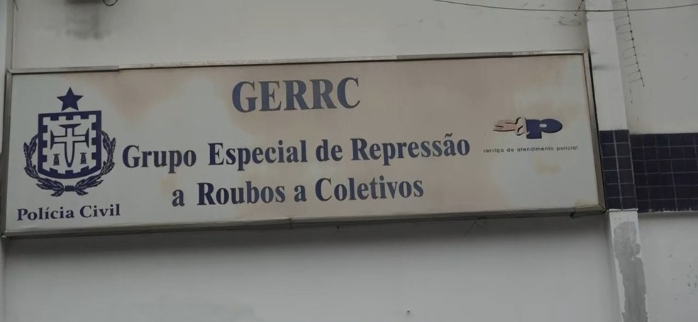 Grupo Especial de Repressão a Roubos em Coletivos (Gerrc) da Polícia Civil, em Salvador, investiga o caso — Foto: Reprodução/TV Bahia