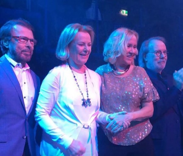 Os quatro membros do ABBA em uma foto recente: Björn Ulvaeus, Agnetha Fältskog, Benny Andersson e Anni-Frid Lyngstad (Foto: Instagram)
