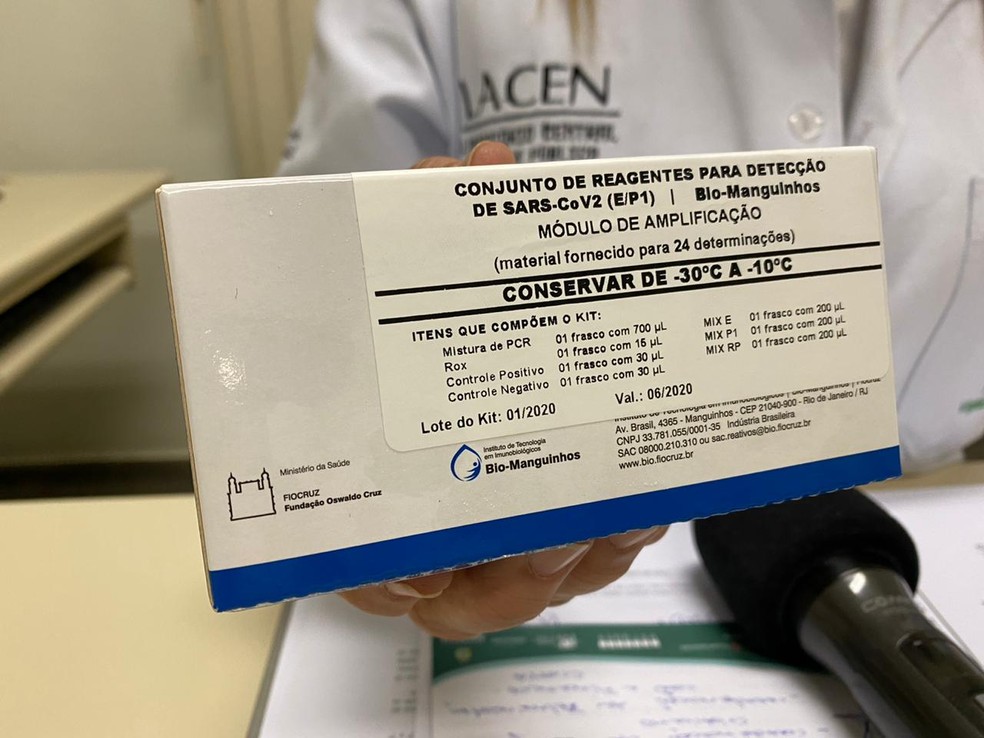 Kits enviados pelo Ministério da Saúde são utilizados para análise do novo coronavírus — Foto: Carolina Diniz/G1AM