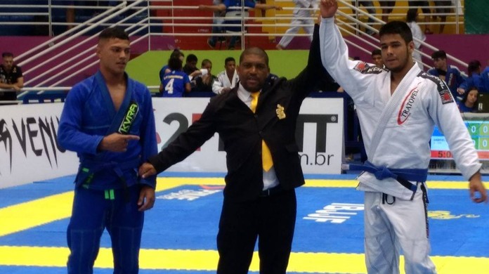 Lutador catarinense vence mundial de Jiu-jitsu na Califórnia