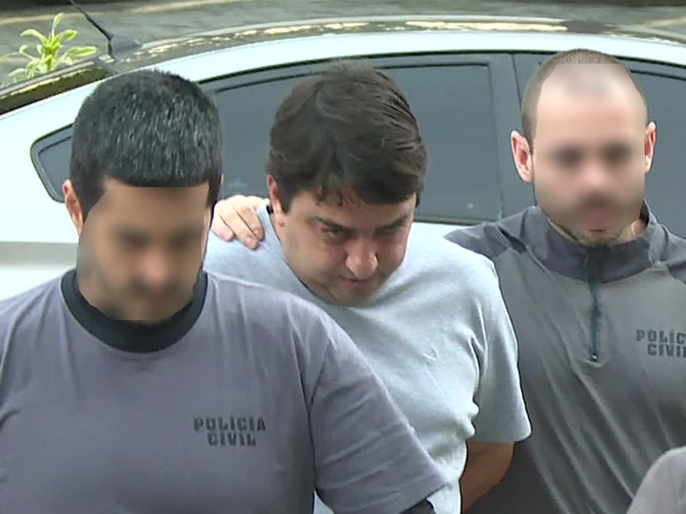 Bruno Pupe Cancella, um dos presos em operação contra a milícia, chega à Cidade da Polícia — Foto: Reprodução/GloboNews