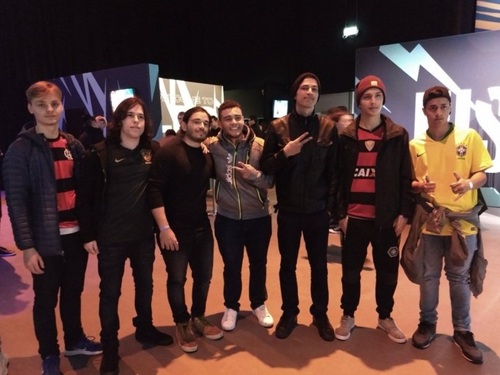 Torcedores do Flamengo reunidos em Berlim — Foto: Rodrigo Faber