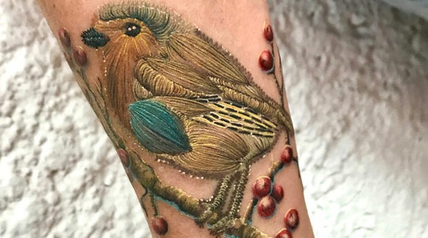 Tatuagem, bordado (Foto: Reprodução/ Instagram @yomera1)