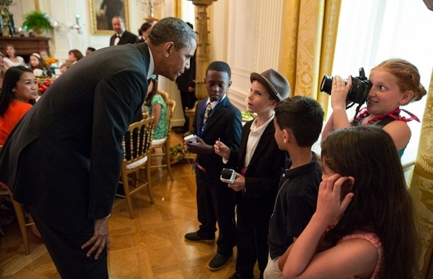 Nicolas Come (de chapéu) conhece o presidente americano, Barack Obama (Foto: Pete Souza/Divulgação)