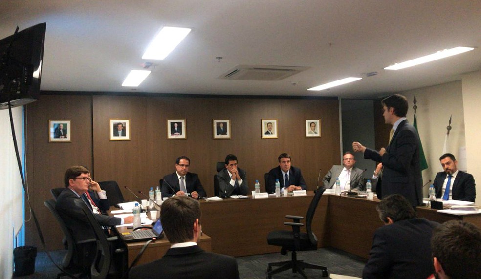 Alexandre Miranda, advogado do Palmeiras, durante sua defesa no tribunal â€” Foto: MartÃ­n Fernandez