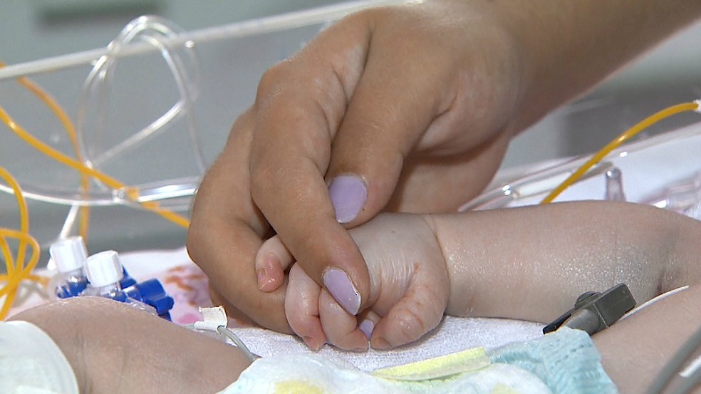 Unidade de Terapia Intensiva (UTI) neonatal em RibeirÃ£o Preto â€” Foto: AntÃ´nio Luiz/EPTV