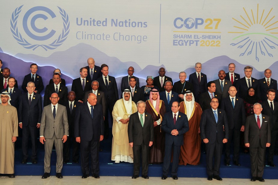 Secretário geral da ONU, Antonio Guterres, com líderes mundiais, na COP27