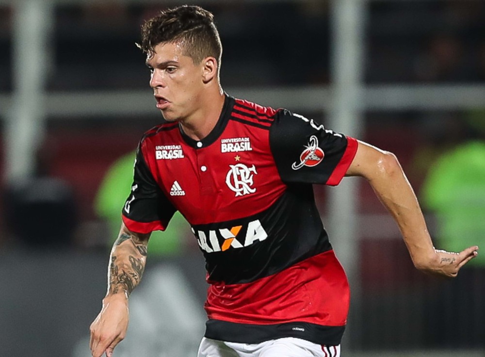 Em enquete, torcida do Fla coloca Ronaldo na vaga de Cuéllar na estreia da Libertadores